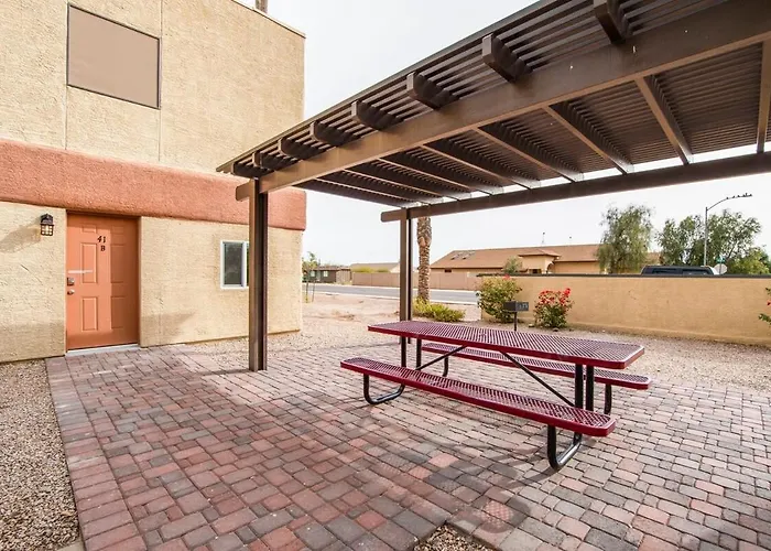 41b - Modern 1bd Heated Pool Holiday home