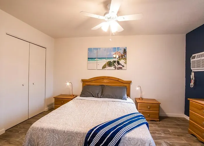 41b - Modern 1bd Heated Pool Holiday home *