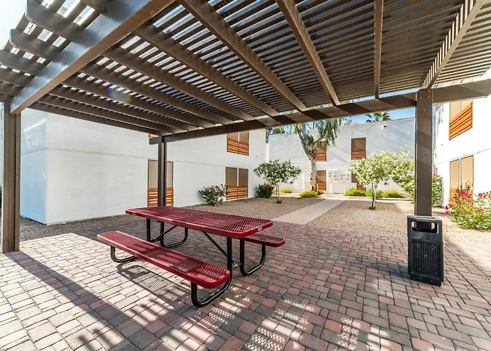41b - Modern 1bd Heated Pool